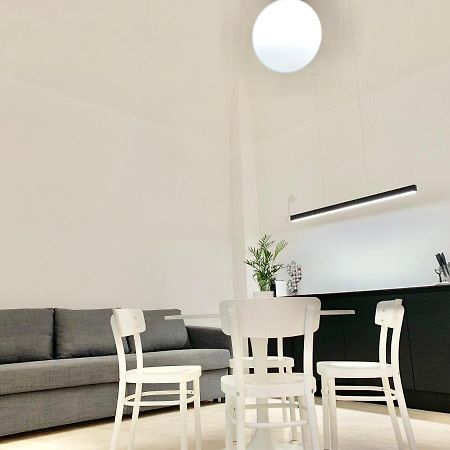 Апартаменты Federiciano White House - Bari Center Экстерьер фото