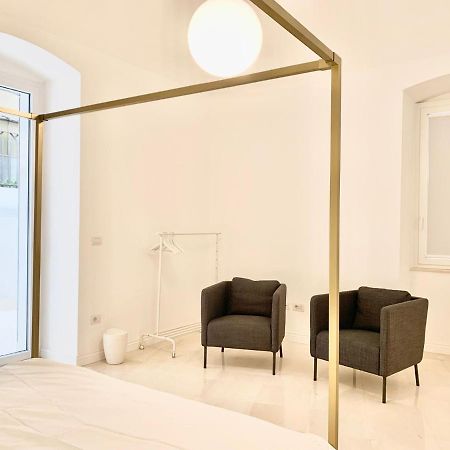Апартаменты Federiciano White House - Bari Center Экстерьер фото