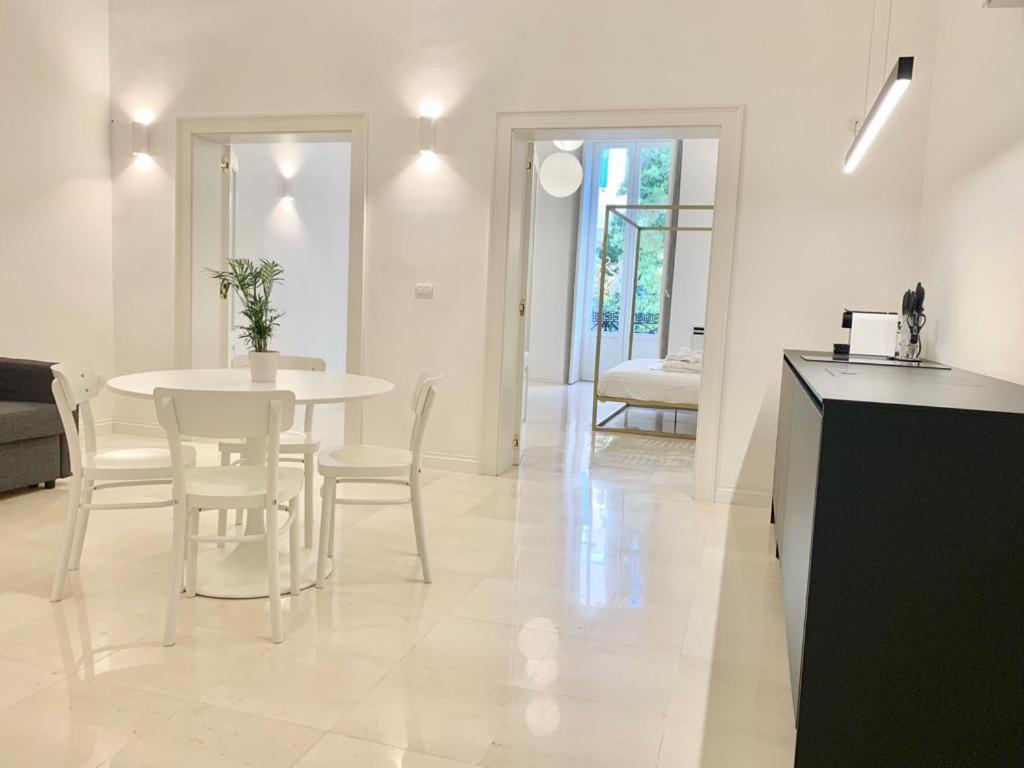 Апартаменты Federiciano White House - Bari Center Экстерьер фото