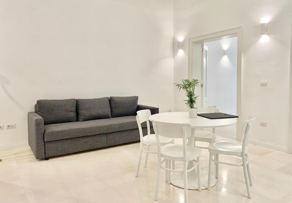 Апартаменты Federiciano White House - Bari Center Экстерьер фото