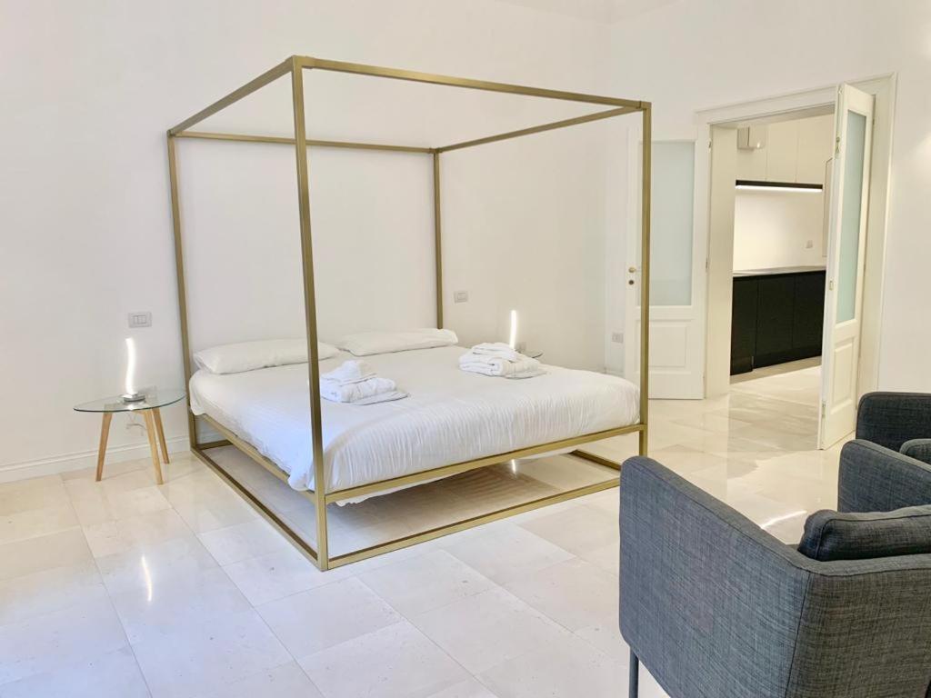 Апартаменты Federiciano White House - Bari Center Экстерьер фото