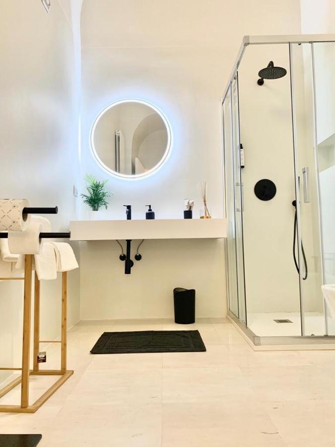 Апартаменты Federiciano White House - Bari Center Экстерьер фото