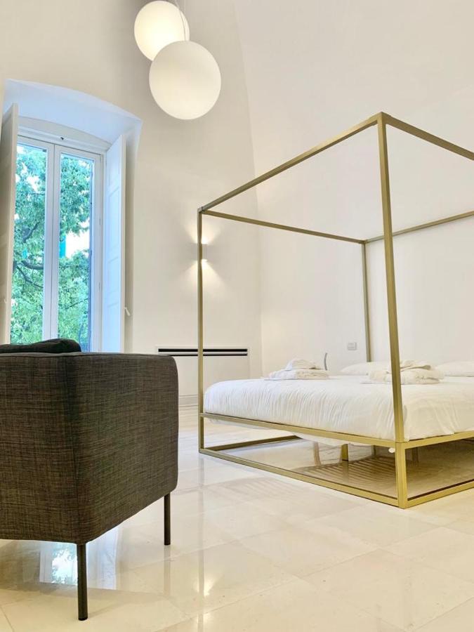 Апартаменты Federiciano White House - Bari Center Экстерьер фото