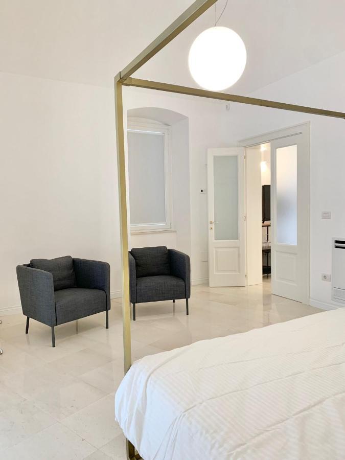Апартаменты Federiciano White House - Bari Center Экстерьер фото